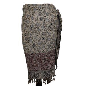 Earthbound Trading Co Midi Wrap Skirt Womens Size Medium Beige Floral Paisley